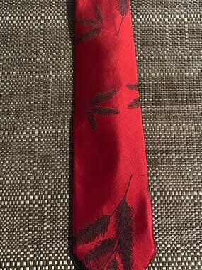 Mimi Feng tie (red leaves)